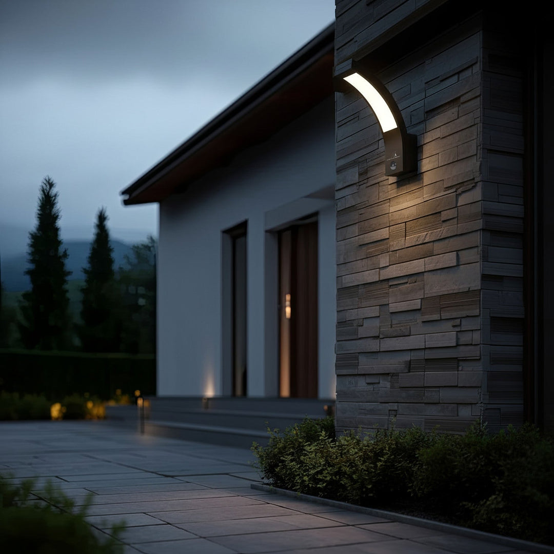 LED лампа с инфрачервен датчик за движение MCE244 750lm 10W IP54 Maclean Energy