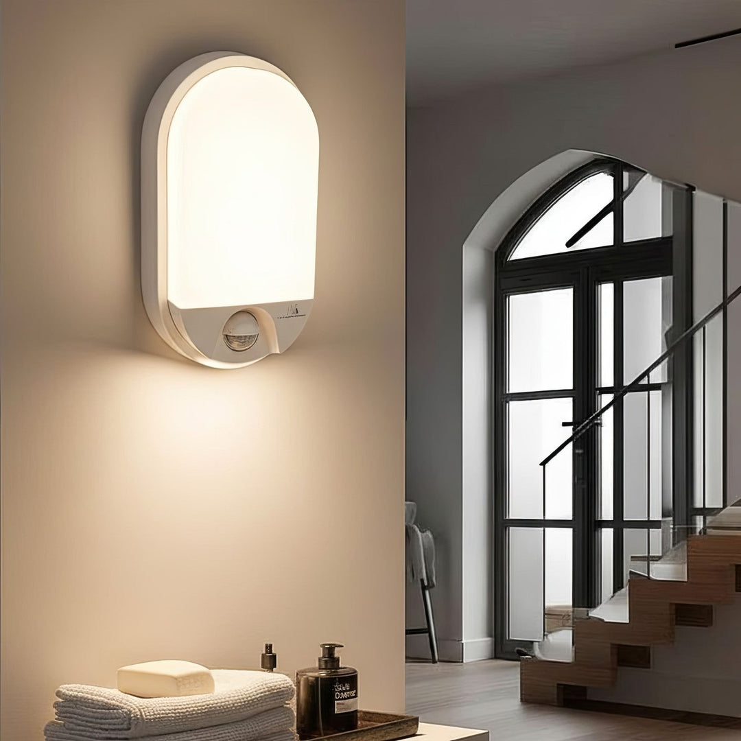 LED лампа с инфрачервен датчик за движение MCE340 W 1100lm 15W IP54 Maclean Energy цвят бял, цветова температура естествено бял (4000K)