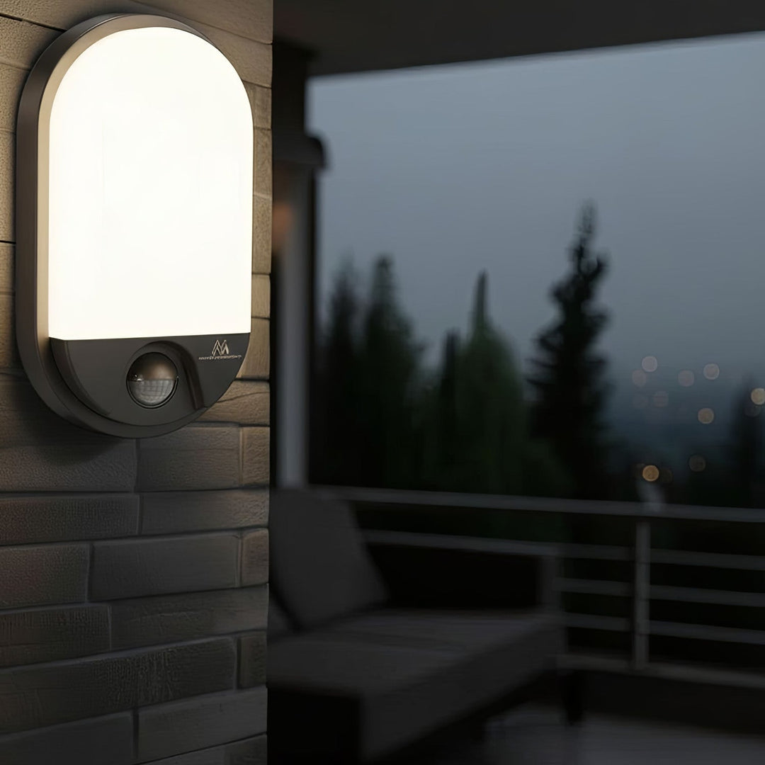 LED лампа с инфрачервен датчик за движение MCE340 GR 1100lm 15W IP54 Maclean Energy, сив цвят, естествена бяла цветова температура (4000K)