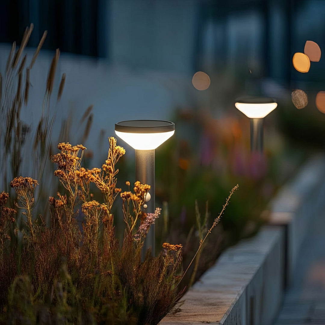 Lampa solara LED cu senzor, MCE465 C/M IP44, Bateria Li-ion 18650, IP44, 3,7V, 1200 mAh, neagra