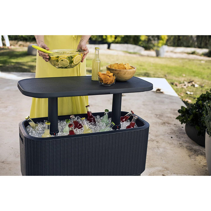 Keter 2-в-1 градинска маса за бар, бар с Bevy Cool Bar Rattan охлаждащ контейнер