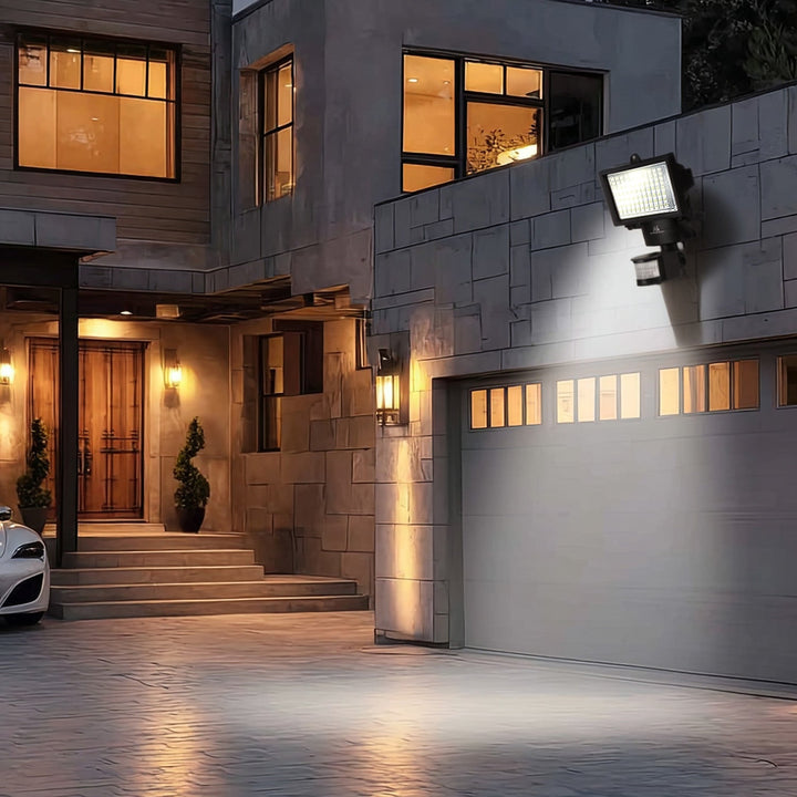 Слънчев LED прожектор с датчик за движение Maclean Energy IP44, 6W, 360lm, 6000K студено бяло, Li-ion батерия 2400 mAh, 5.5V DC MCE442