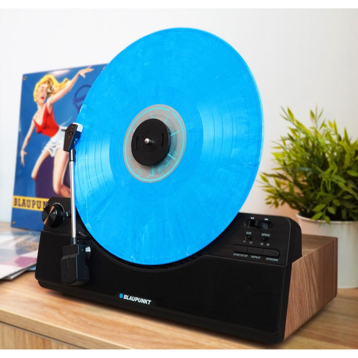 Blaupunkt вертикален грамофон, Bluetooth, 2x5W RMS, черен, VT100BK