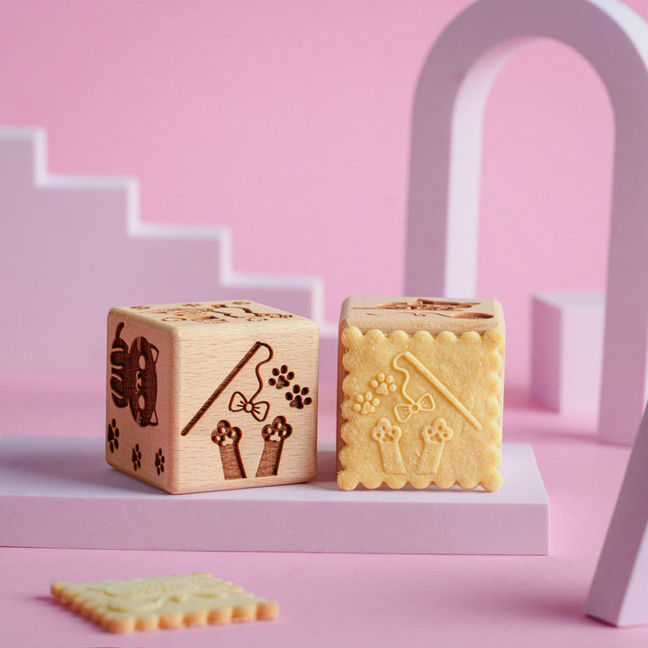 Goody Woody гравиран куб за торта, 6 см, бук, 6 дизайна, котки