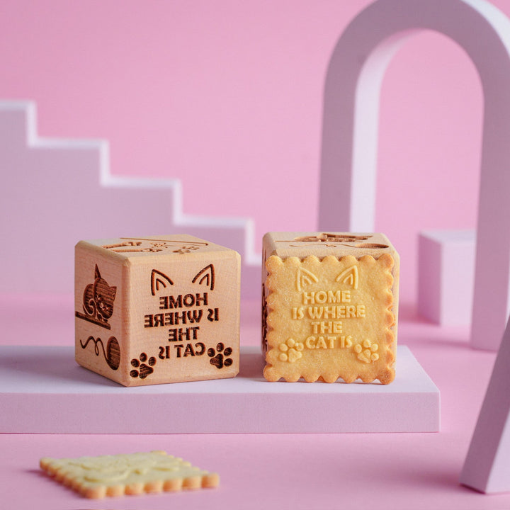 Goody Woody гравиран куб за торта, 6 см, бук, 6 дизайна, котки