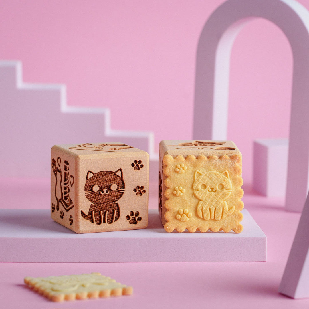 Goody Woody гравиран куб за торта, 6 см, бук, 6 дизайна, котки