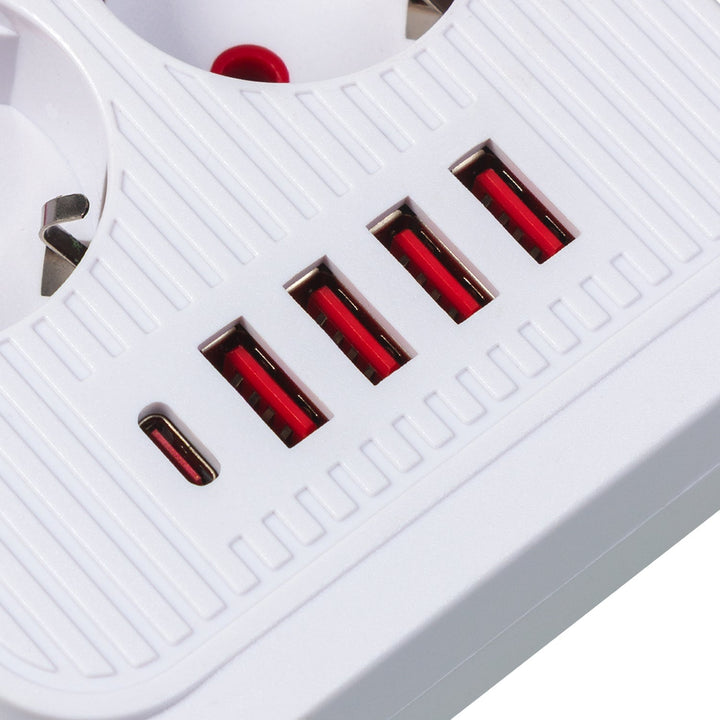 Многофункционален удължител Maclean, 6 гнезда + 4 USB порта, 110-240 V AC 50/60 Hz, 2,1 A, макс. 2500 W, 1,5 m, бял, MCE389 W