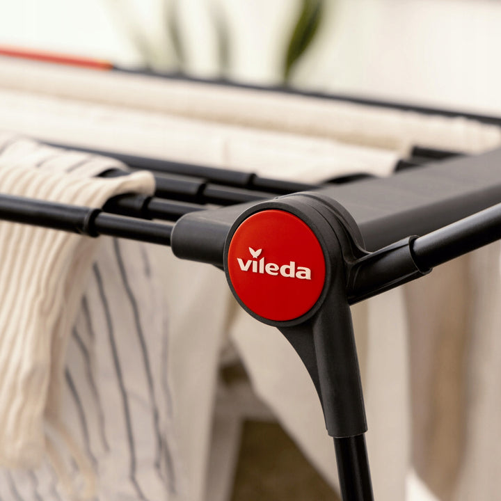 Сушилник за пране Vileda Infinity Flex Ultimate, черен, до 30 м сушилна площ, разтегаем, повдигната рамка, държачи за бельо, вградени колелца, 179620