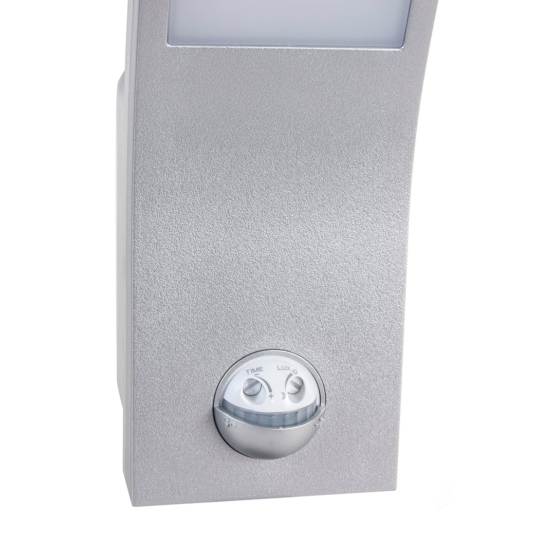 LED лампа с инфрачервен датчик за движение MCE244 S 750lm 10W IP54 Maclean Energy сребрист цвят
