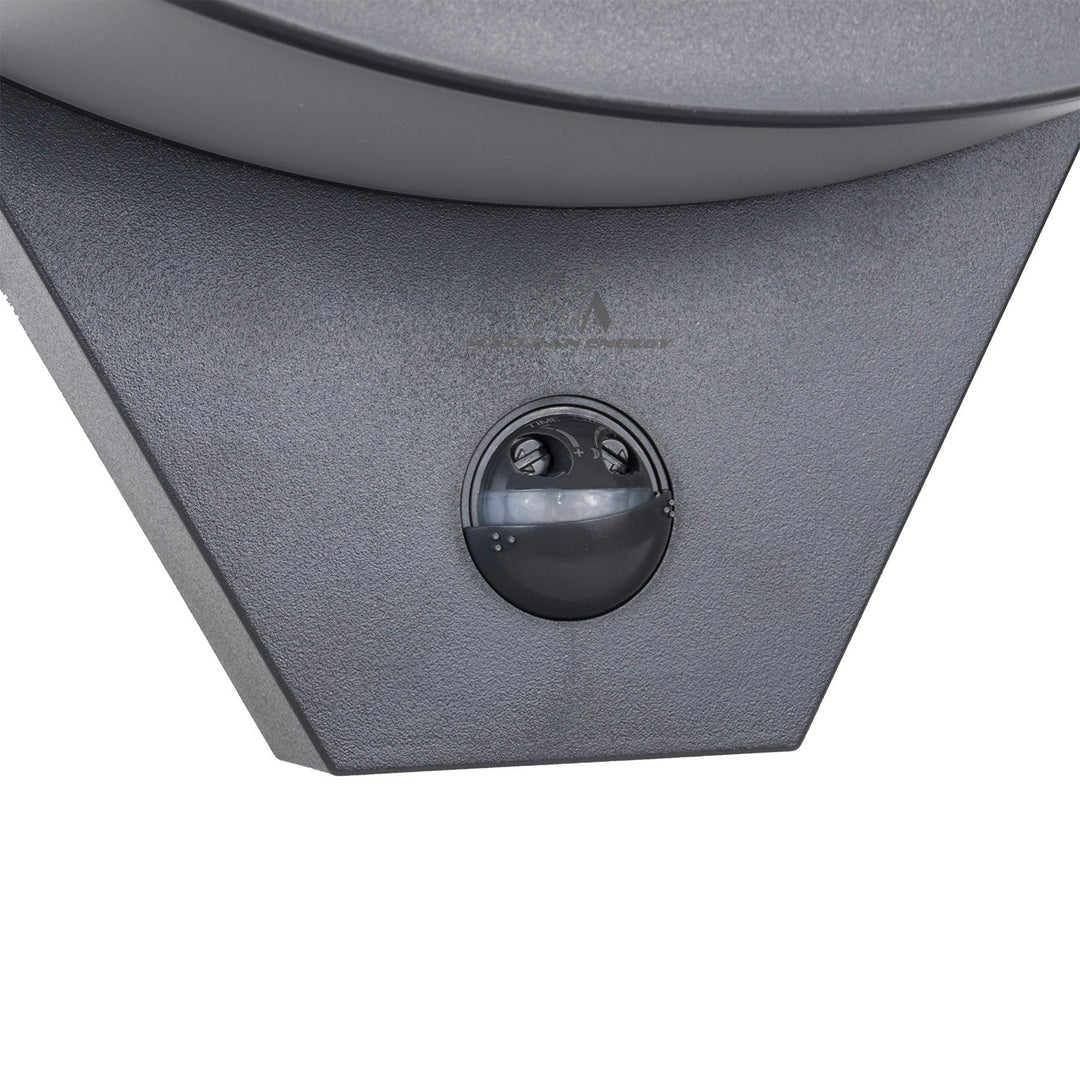 LED лампа с инфрачервен датчик за движение MCE290 GR 800lm 10W IP54 Maclean Energy, сива