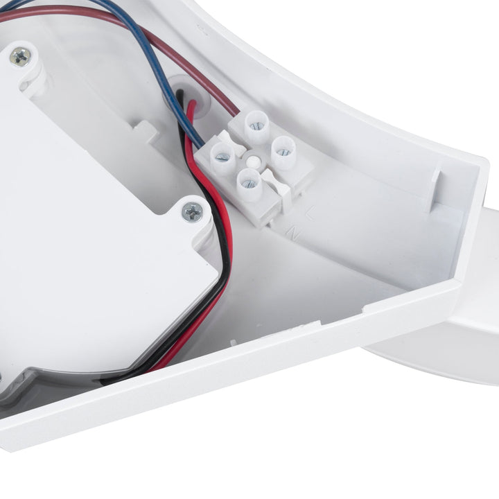 LED лампа с инфрачервен датчик за движение MCE290 W 800lm 10W IP54 Maclean Energy, бяла