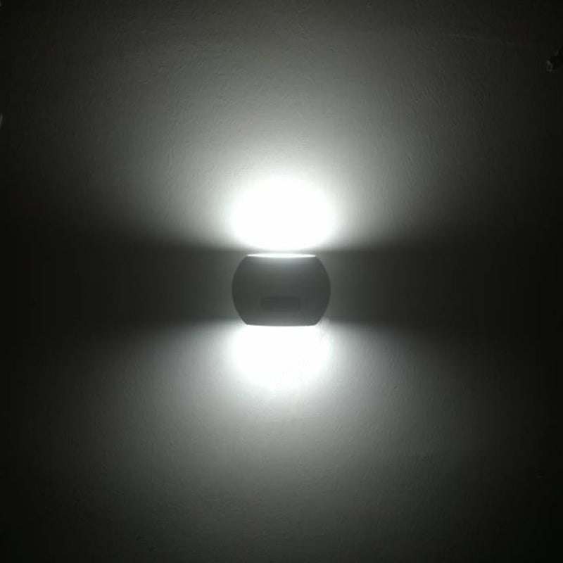 Maclean Energy MCE366 стенна LED лампа с PIR сензор - PC+ALU, 20W (1600lm) неутрално бяло 4000K IP65 сиво