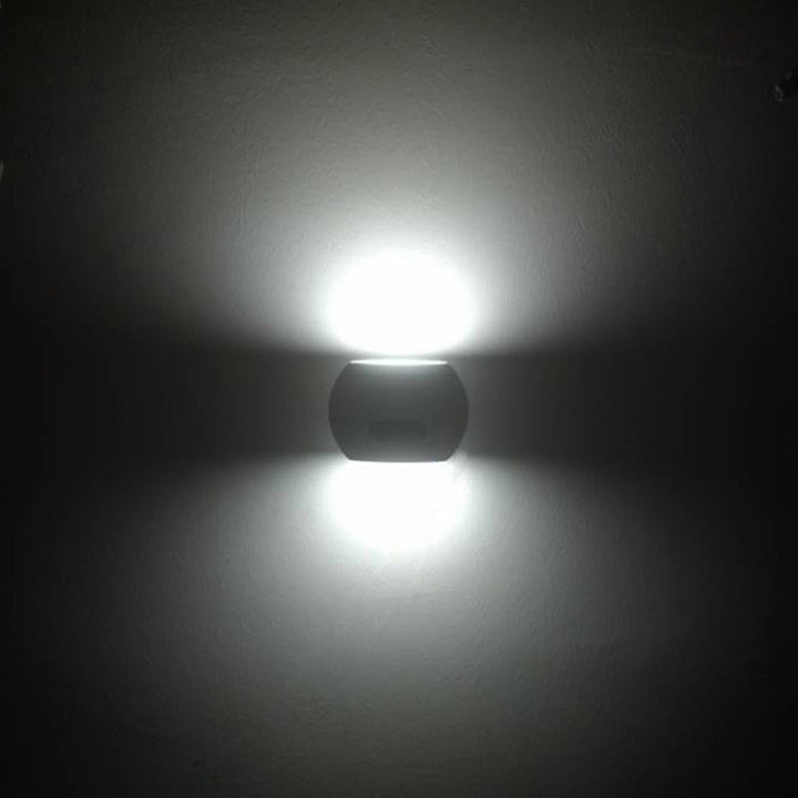 Maclean Energy MCE366 стенна LED лампа с PIR сензор - PC+ALU, 20W (1600lm) неутрално бяло 4000K IP65 сиво