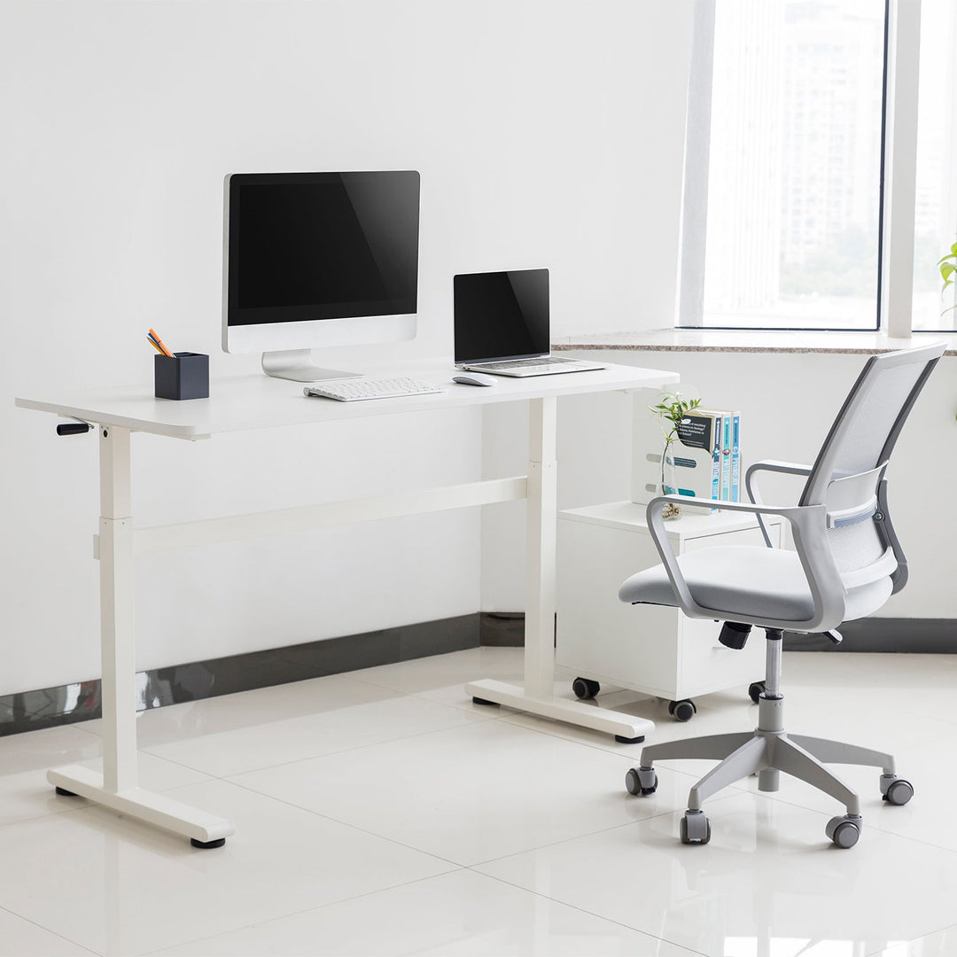 Ръчно регулируемо бюро Ergo Office, макс. 40 кг, макс. височина 117 см, с плот за работа в изправено/седнало положение, ER-401 W